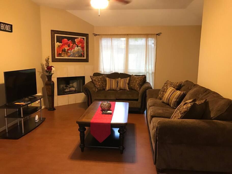 Cozy Pet-friendly Home- Huge Fall/winter Discounts Apartment Spring