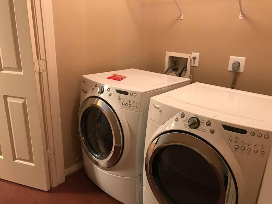 Apartment Cozy Pet-friendly Home- Huge Fall/winter Discounts